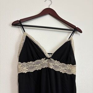 Flora Size Medium Black and Ivory Lace Short Sleep SET